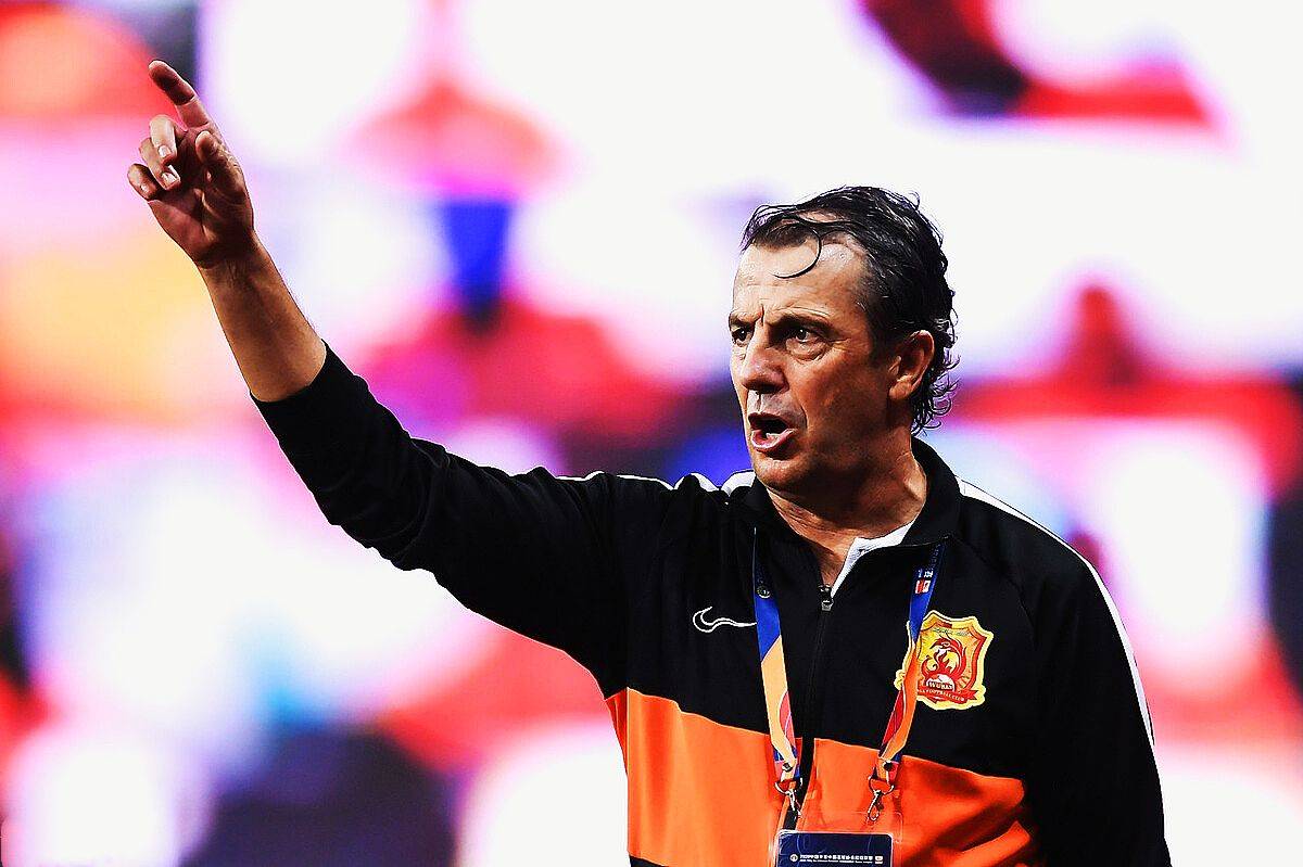 社区盾集结日再迎强敌，埃因霍温回应争议，主帅态度：管理层满意，赛季目标并未改变的简单介绍