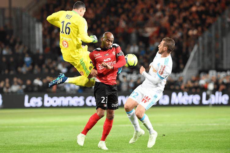 包含加时末段法国杯焦点战；马赛战术微调；引发热议；年轻球员得到机会的词条